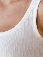 Топ из трикотажа в широкий рубчик  D43.224 (128034)