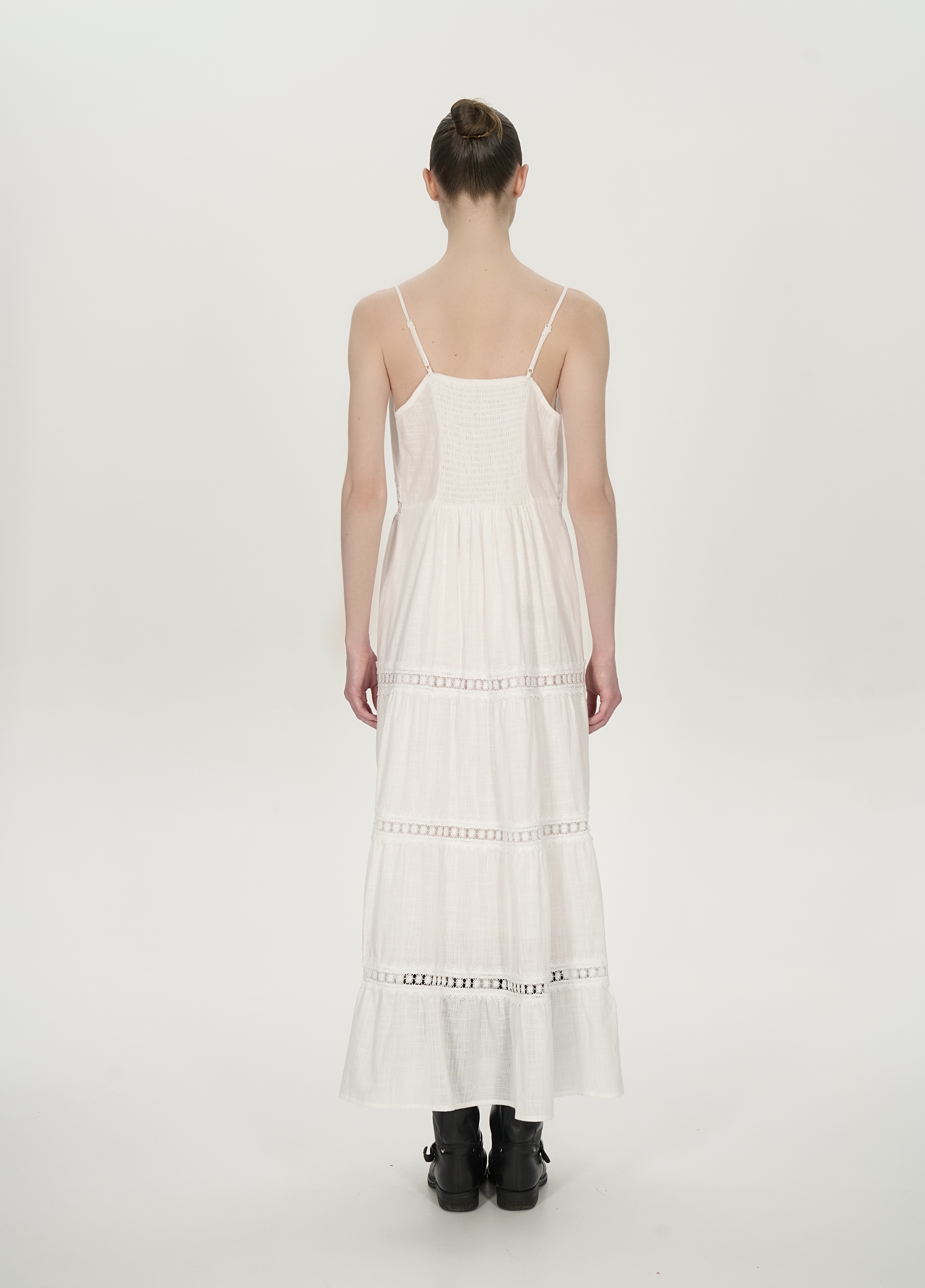 Платье на бретелях, белое