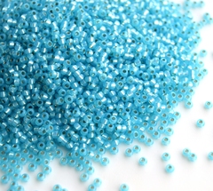 RR-0647 Silverlined alabaster dyed aqua