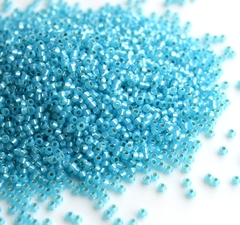 RR-0647 Silverlined alabaster dyed aqua