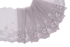 Вышивка на сетке серая (правая) 18 см