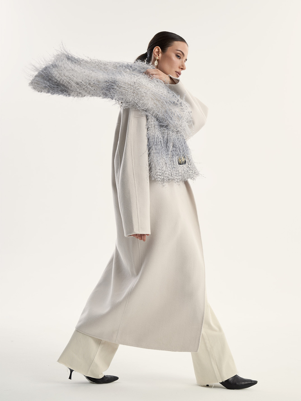 Шарф меховое боа серо-голубой