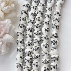 Бусина Сердце, керамика, белая с черной росписью, 12 мм, 1 нить, К086