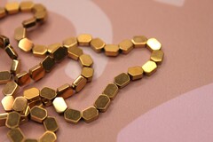 Бусина гематит золото 4х6 мм