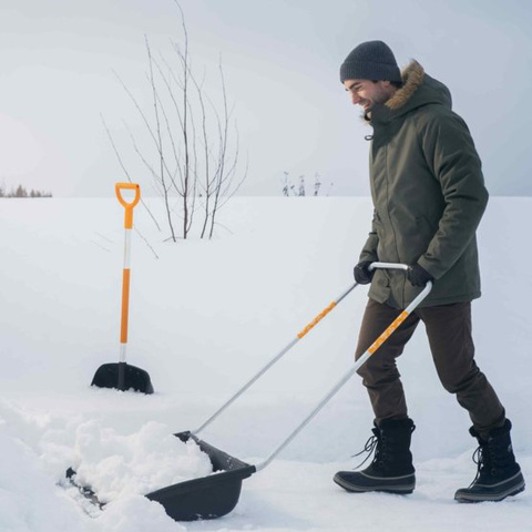 Скрепер Fiskars SnowXpert 1003470 для уборки снега