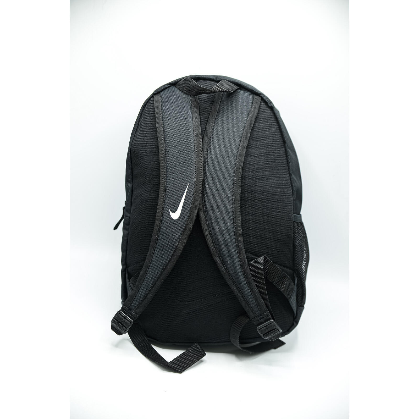 Спортивный и туристический рюкзак Nike Academy Team Backpack вместимость 22  л купить в Москве | Доставка по России.