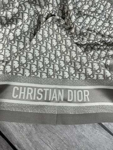 Шёлковый платок Christian Dior, 90х90см, серый/темно-синий, не подшитый