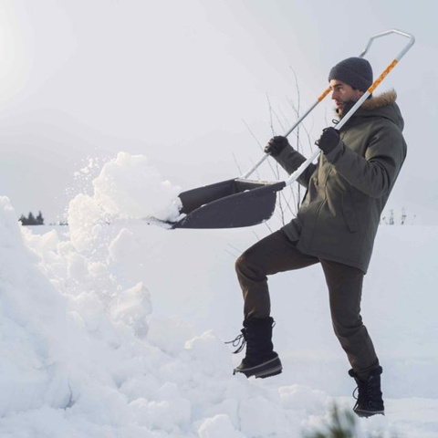 Скрепер Fiskars SnowXpert 1003470 для уборки снега