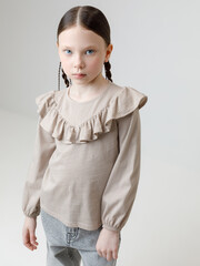 блузка  для девочки  КР 302177/бежевый,гусиная лапка к625