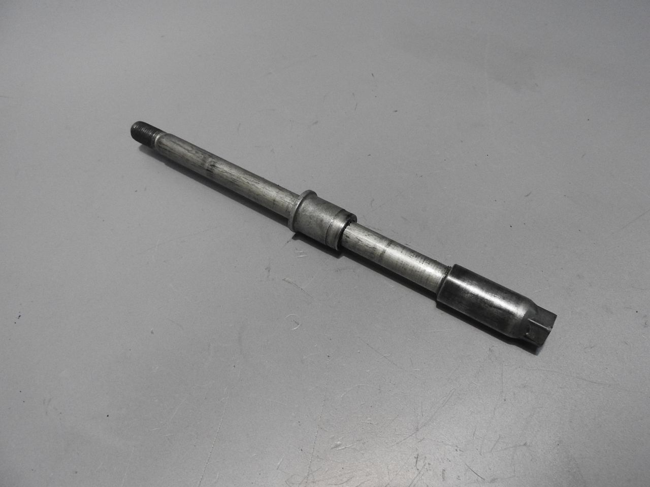 ось переднего колеса yamaha m18. ось переднего колеса хорнет 2002. 4305447 ось прицепа. ось переднего колеса на kawasaki kx250f. 00.