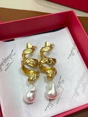 Серьги длинные- спираль с подвеской из барочного жемчуга style by SCHIAPARELLI