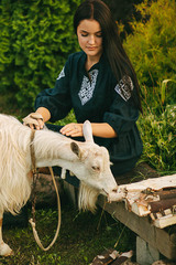 Ванда. Платье льняное миди с вышивкой в этностиле PL-421196