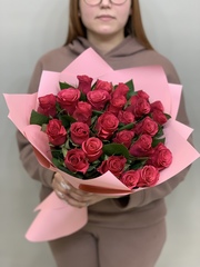 Букет 25 роз Кения 40 см в ленте розовые