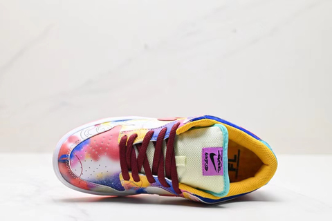 Futura Laboratories x Nike SB Dunk Low 'Sunblush' 