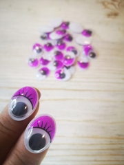 Глазки овальные бегающие с ресничками клеевые  Фуксия 20*15мм  (2шт)