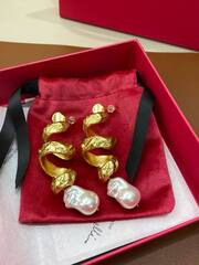 Серьги длинные- спираль с подвеской из барочного жемчуга style by SCHIAPARELLI