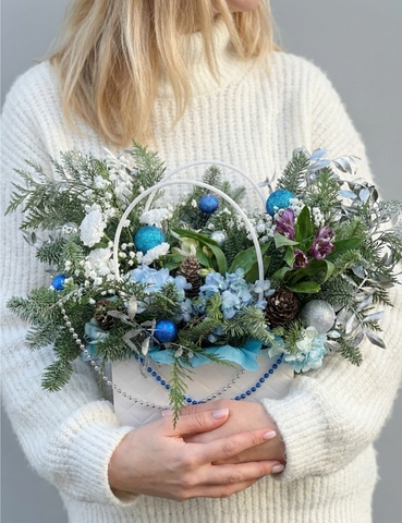 Новогодняя композиция "Синий иней" с нобилисом