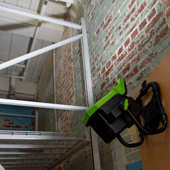 LED-прожектор Greenworks G82WLH 82V (2500Лм) с гибридным питанием, без АКБ и ЗУ