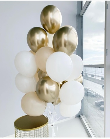 Фонтан из шаров: белый золото кремовый- воздушные шары в Новосибирске