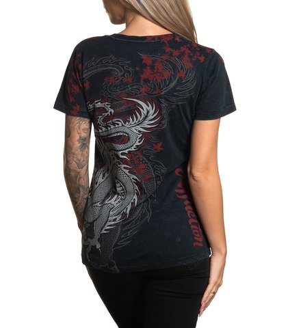 Affliction | Футболка женская Dragon Black AW23489 спина на модели