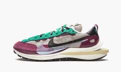 Nike VaporWaffle Sacai "Villain Red Neptune Green"