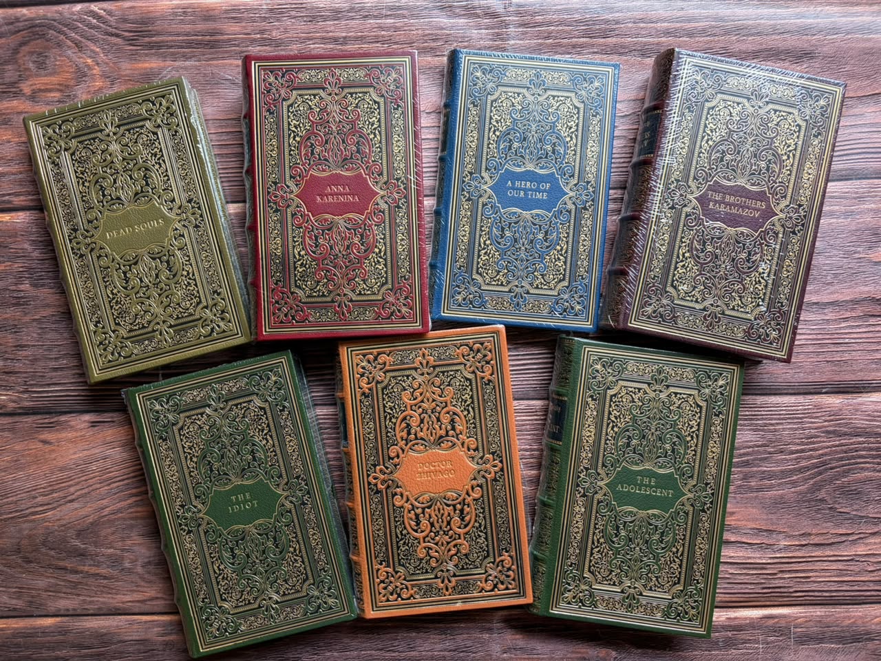 World library. Комплект из 16 книг на английском языке