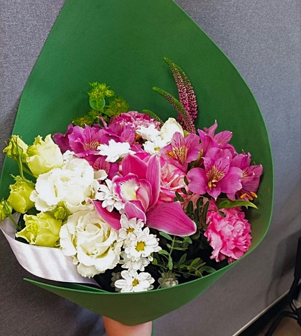 Букет с орхидеей