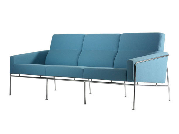 Arne Jacobsen Series 3300 3 seats sofa