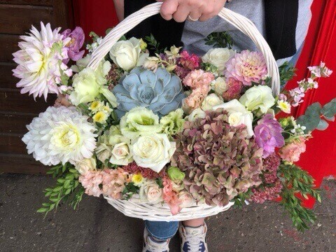 Корзина в нежной гамме