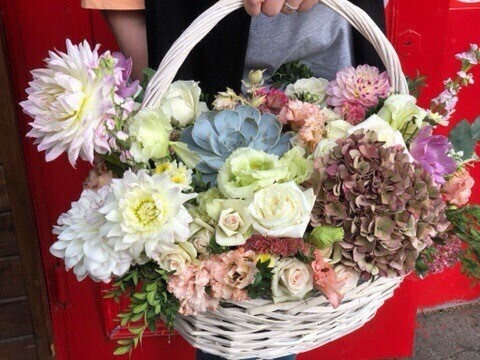 Корзина в нежной гамме