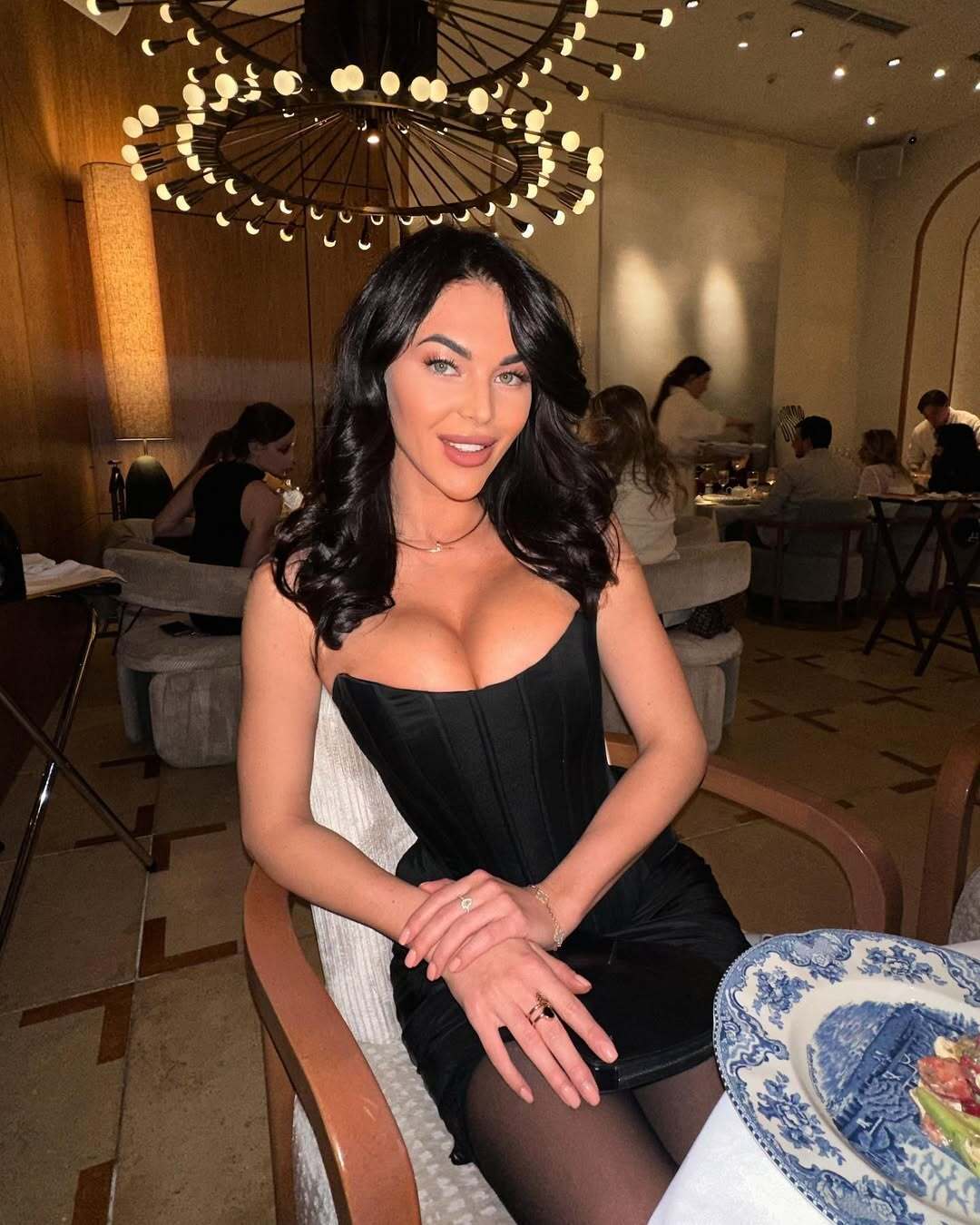 Чёрный корсет с бочками