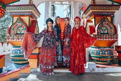 Fox and Swan. Kolomenskoye.