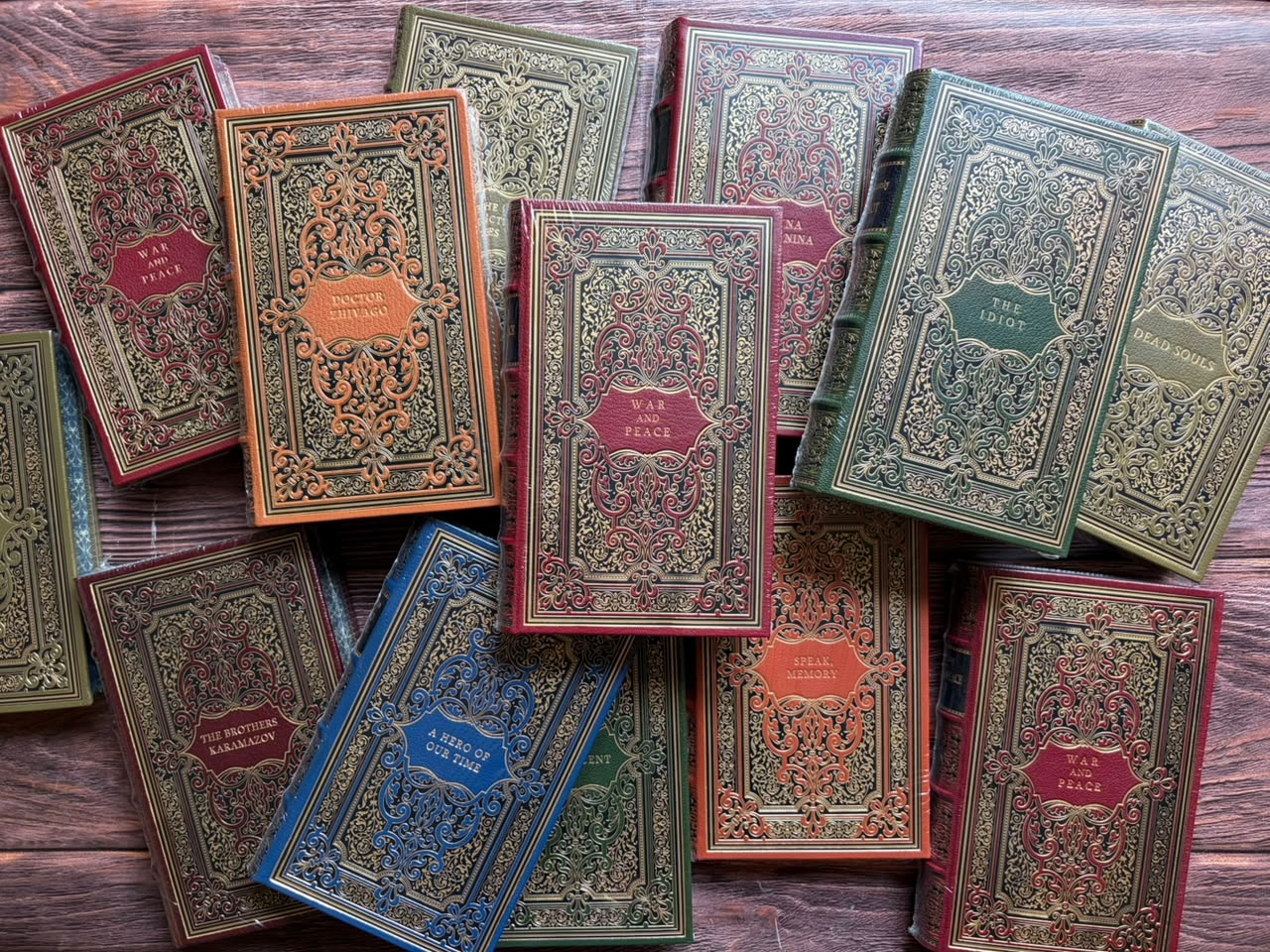 World library. Комплект из 16 книг на английском языке
