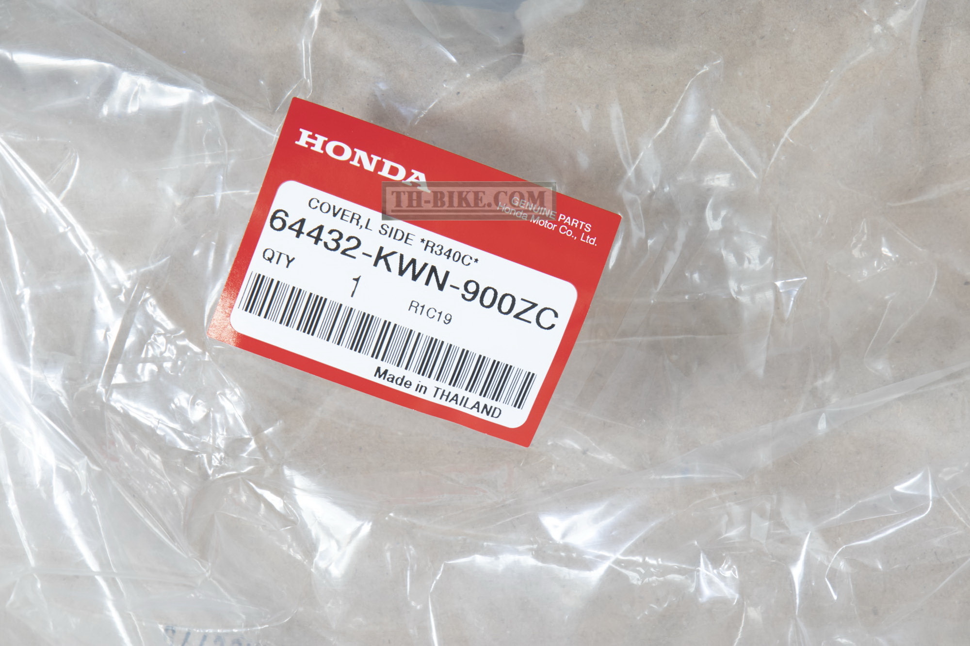 64432-KWN-900ZC. COVER, L. SIDE *R340C*. Fairing Honda PCX - buy