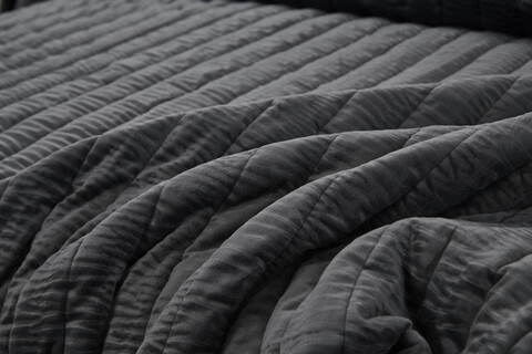 Покрывало 240x260 и 2 наволочки 50х70 Sofi De MarkO Фердинанд темно-серое