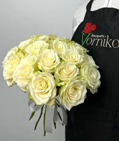 Букет из 21 белой розы
