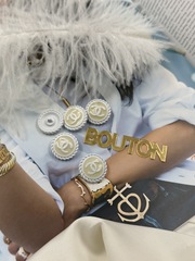 Пуговицы Шан. белые матовые с молочной эмалью