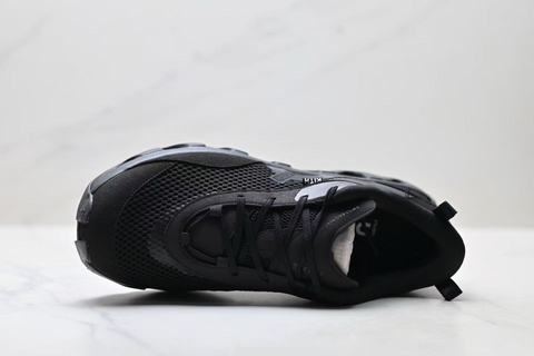 KITH x On Runnng 'Black' 