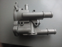 КОРПУС ТЕРМОСТАТА AVEO, CRUZE ДВИГАТЕЛЬ D4 GENERAL PARTS, UZ-DAEWOO (АЛЮМ)