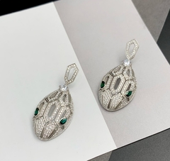 83034-sergi-golova-zmei-iz-serebra-s-cirkonami-kollekciya-serpenti