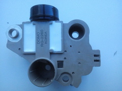 РЕГУЛЯТОР ГЕНЕРАТОРА ACCENT 1,5 DOHC, GETZ 1,3, TUCSON 2,0, CERATO LD ONNURI В СБОРЕ СО ЩЁТКАМИ