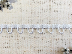 Тесьма с эластичными петлями, ш. 1,3 см, белый