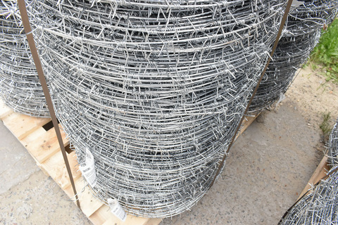 Проволока колючая одноосновная рифленая