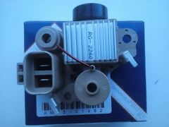 РЕГУЛЯТОР ГЕНЕРАТОРА ACCENT 1,5 DOHC, GETZ 1,3, TUCSON 2,0, CERATO LD ONNURI В СБОРЕ СО ЩЁТКАМИ