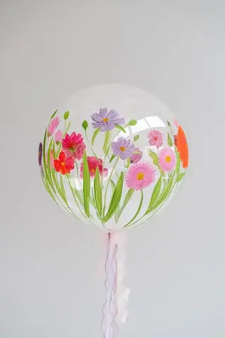 Воздушный шар Баблс с цветами