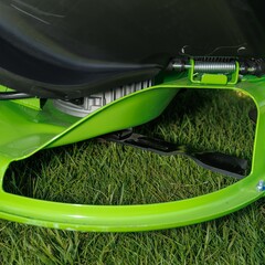 Райдер садовый Greenworks GC82ZT107 82V (107 см) Zero Turn CrossoverT аккумуляторный с нулевым радиусом разворота