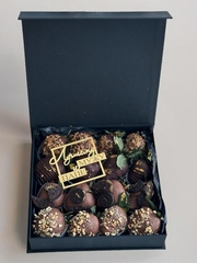 Коробочка с клубникой премиум