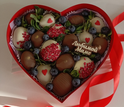 Клубника в шоколаде сердце 