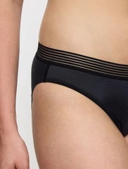 Трусы классические Triumph Infinite Sensation Tai | Черный