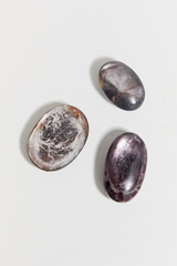 Лепидолит с бархатным сиянием